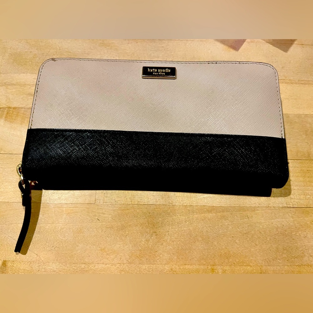 Kate Spade laurel way neda wallet